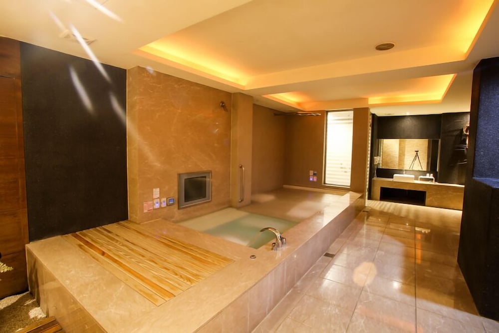 Фото Hip SPA Motel