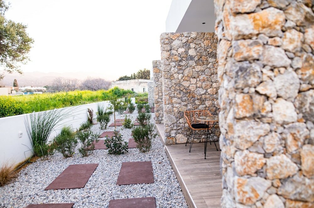 Фото Pebble Garden Orchid