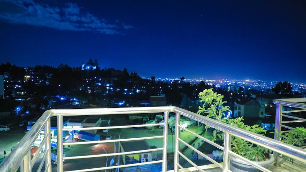 Фото Garalay Hotel