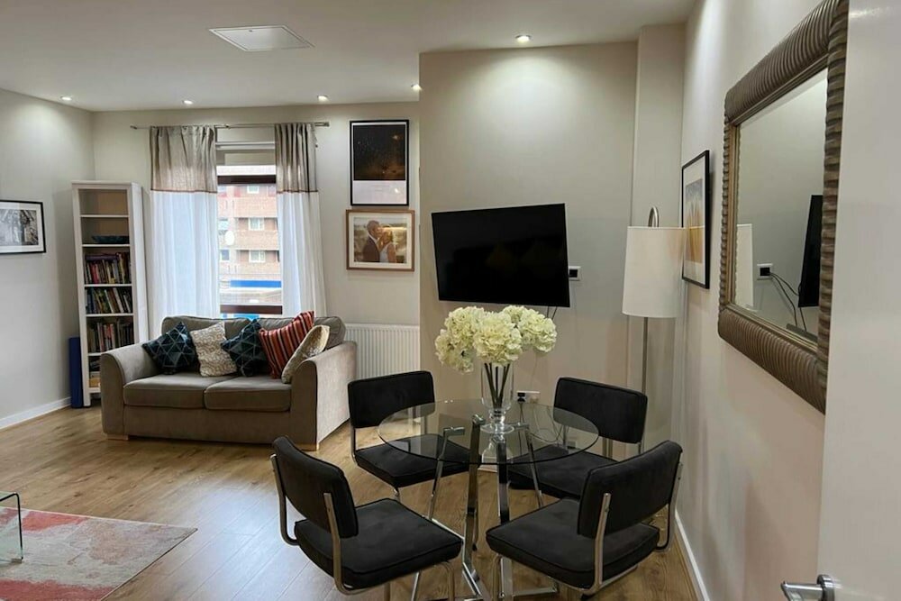 Фото Fantastic Modern 2 Bedroom Flat in Lambeth