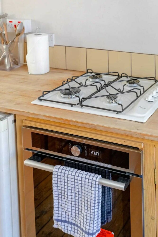 Фото Charming 2 Bedroom Home in West London