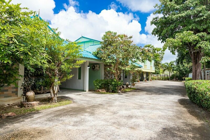 Гостиница Khum Suk Resort