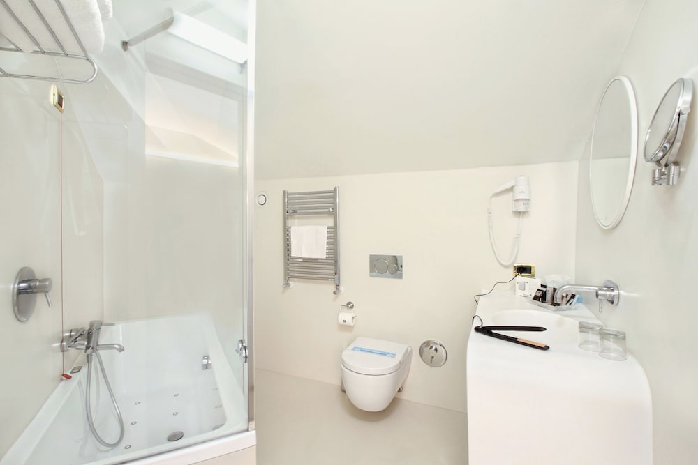 Фото Concorde Hotel