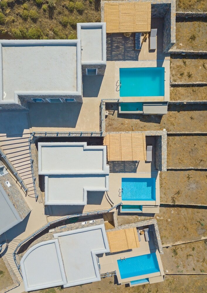 Фото Nisides Suites