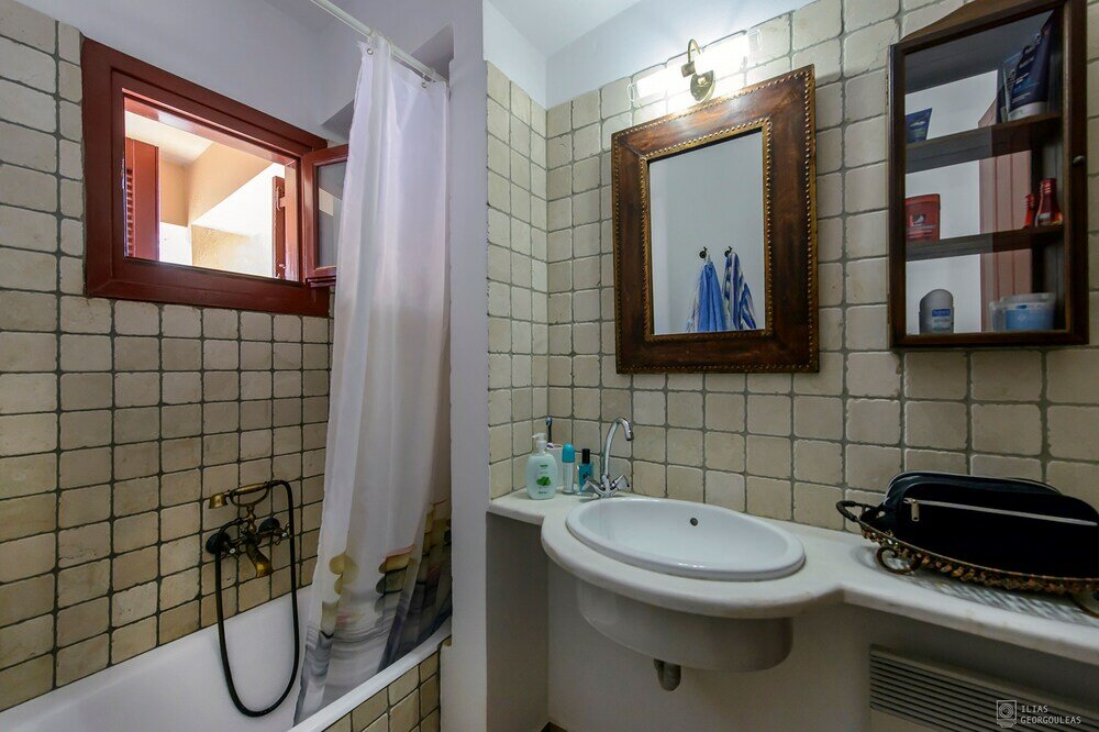 Фото Waveside Sanctuary - Luxurious Seastone Villa