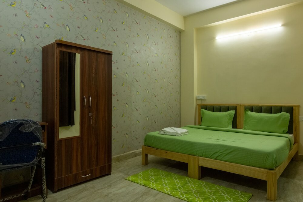 Фото Eat Sleep Wander Studio Apartments