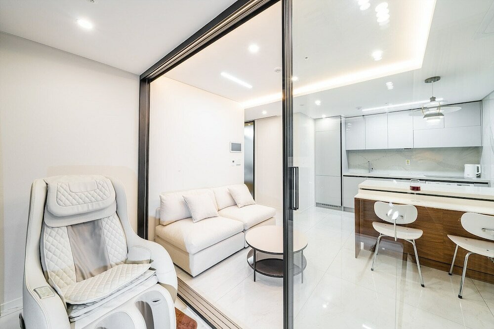 Фото Seocho Intoraon Hotel and Residence