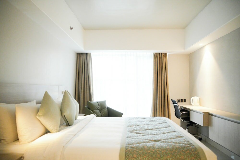 Фото Отель Lakeshore Heights