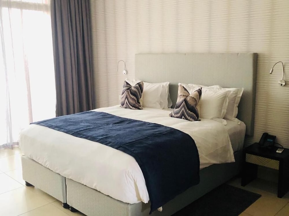 Фото Mythos Boutique Hotel