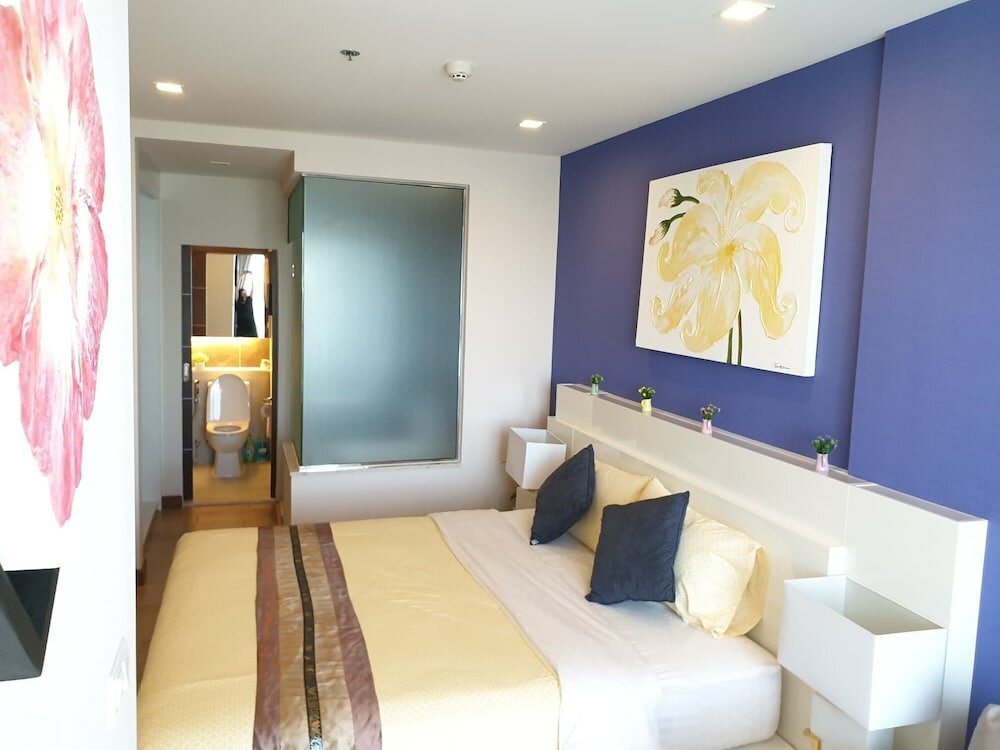 Фото The Astra Luxury Suit condo