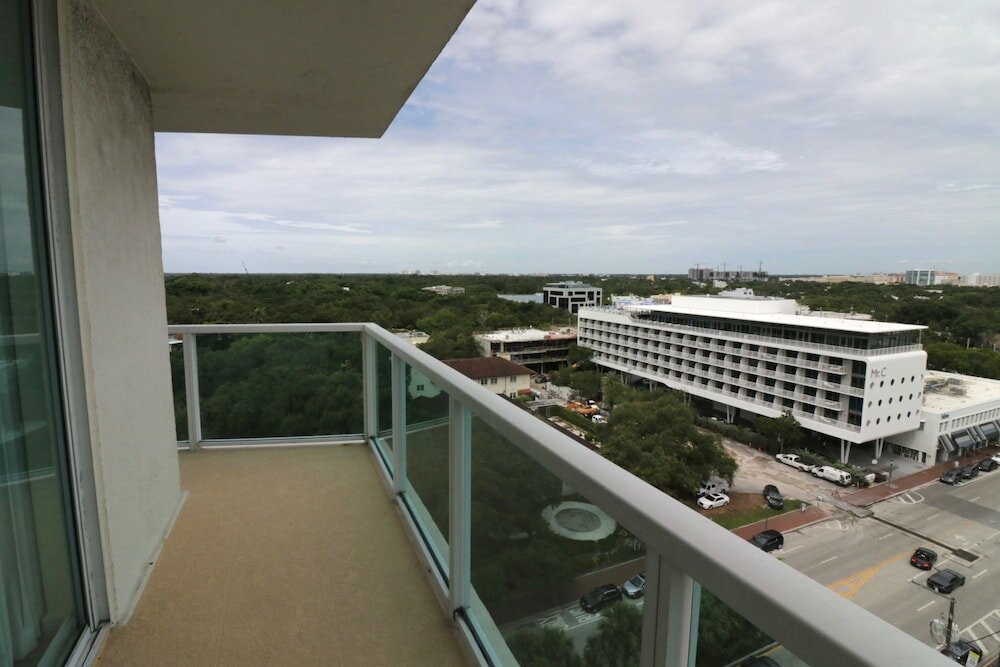 Фото Private Residences at Hotel Arya by SoFLA Vacations