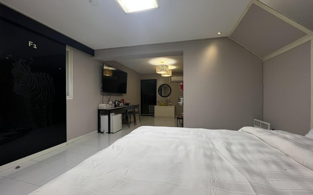 Фото Suwon Station 25h