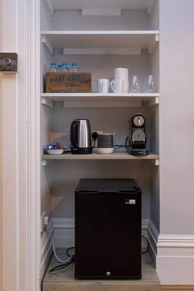 Фото Large Modern Studio Apartment by the Beach