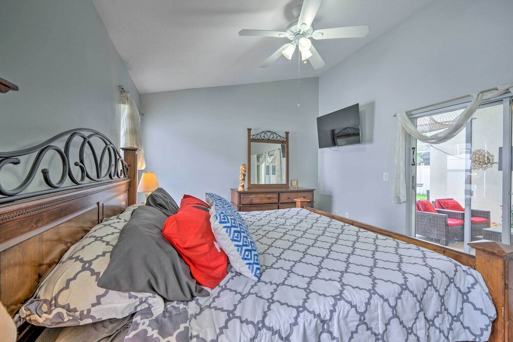 Фото Bright Kissimmee Getaway ~ 8 Mi to Disney!