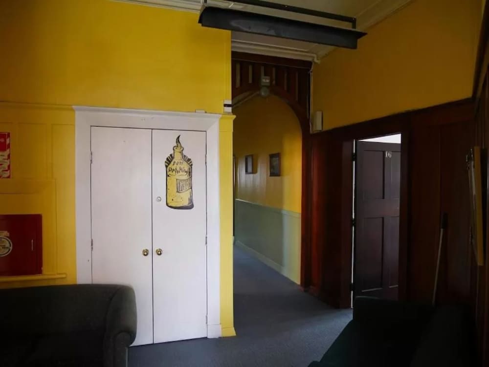 Фото Stafford Gables Hostel