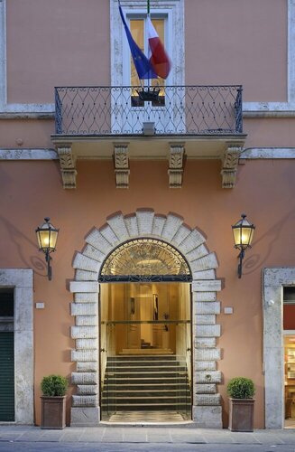 Гостиница Locanda della Posta Boutique Hotel в Перудже
