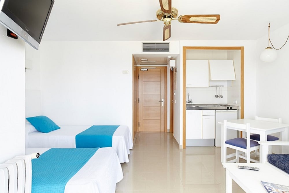 Фото Nereida Aparthotel