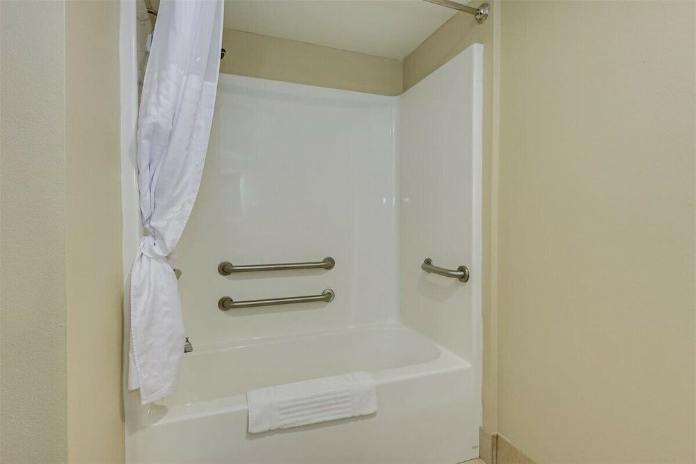 Фото Comfort Inn & Suites