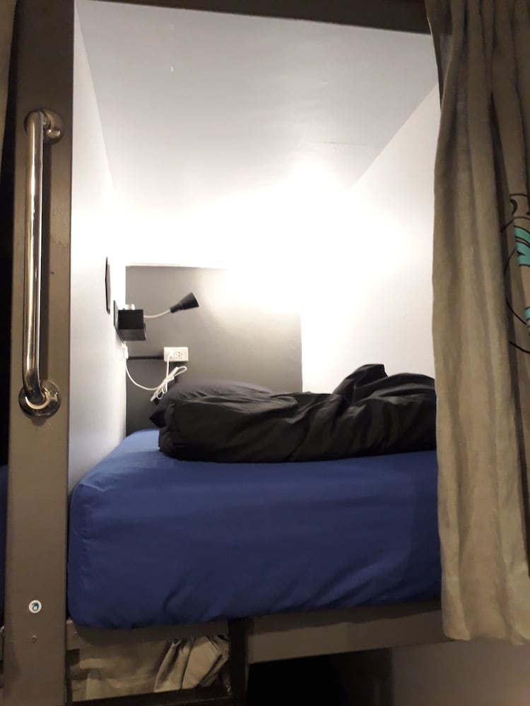 Фото Dpm Hostel Bangkok