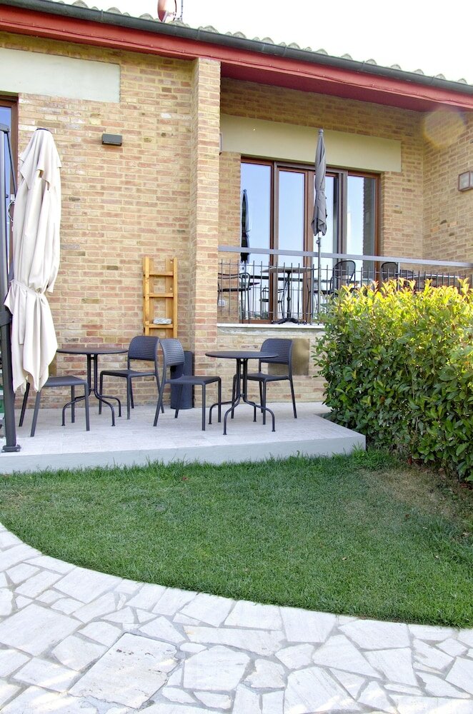 Фото B & B La Cornice - Gina Room With Bathroom and Private Terrace