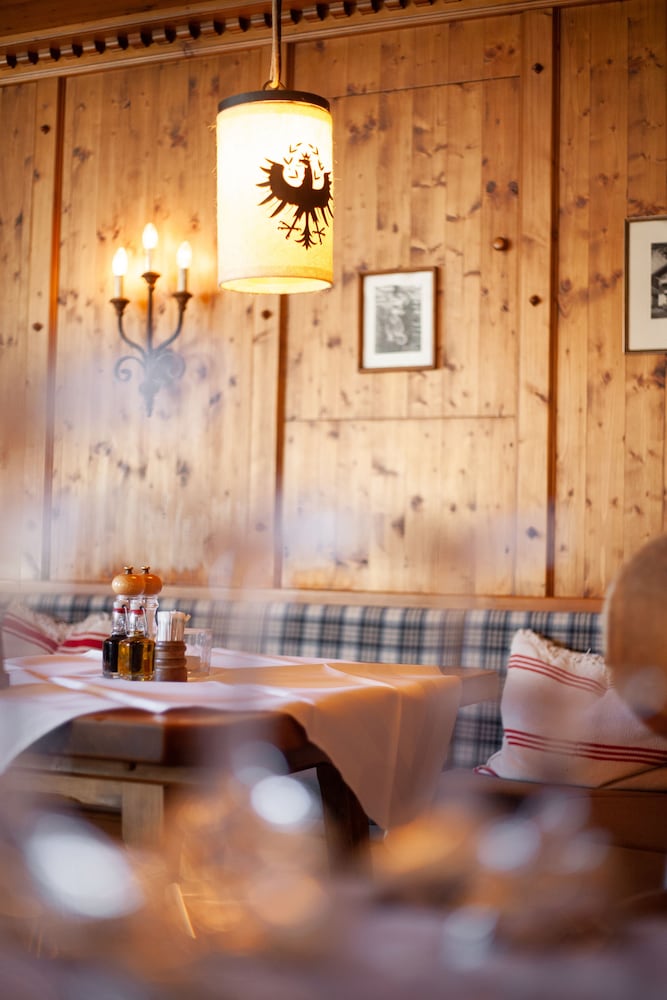 Фото Hotel Schwarzer Adler