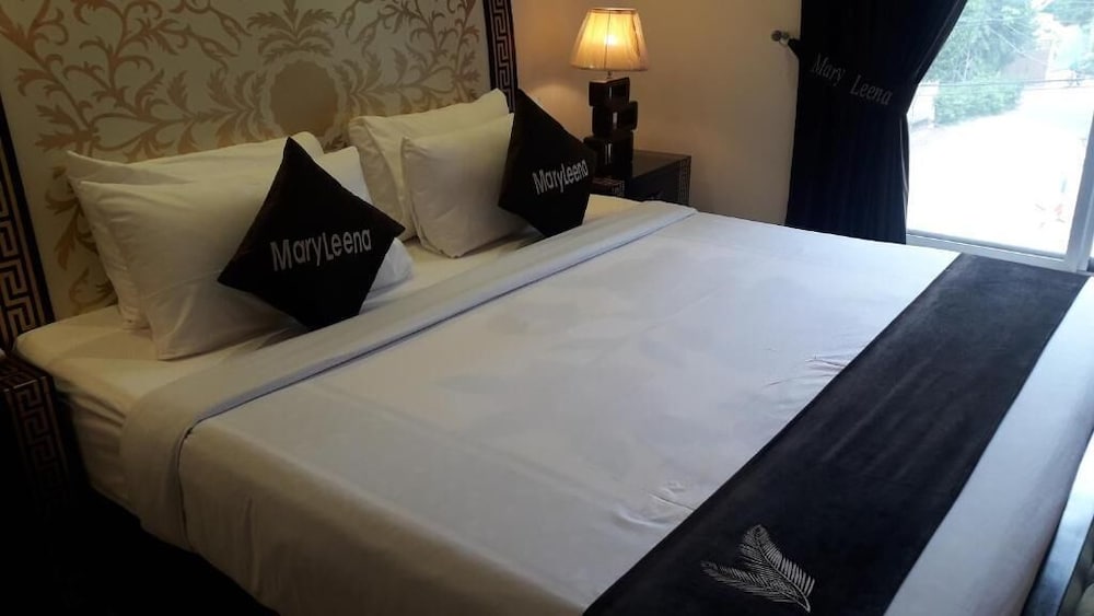 Фото MaryLeena Hotel Gulberg Lahore