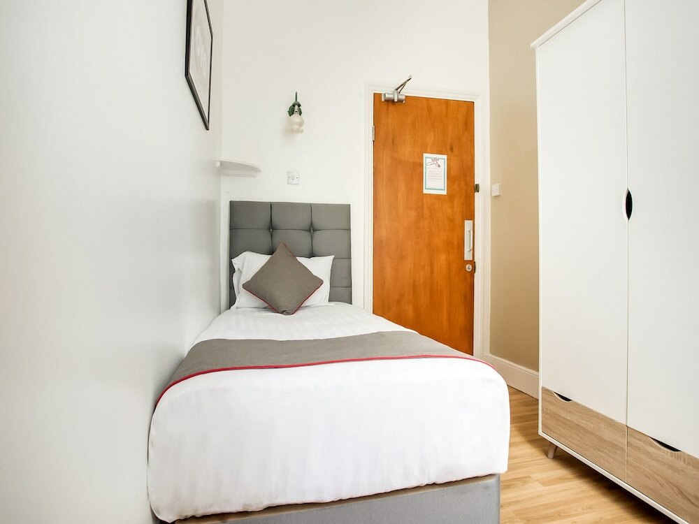 Фото Clifton Mount Hotel