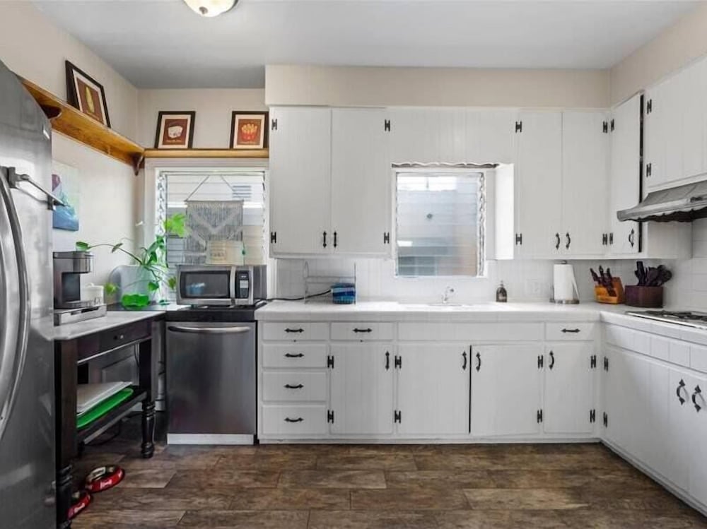 Фото Relax & Getaway - Chic Belmont Shore Duplex