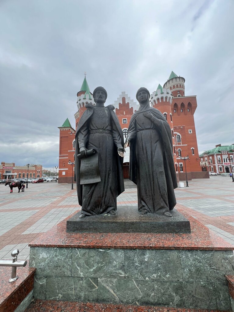Памятник, мемориал Пётр и Феврония Муромские, Йошкар‑Ола, фото