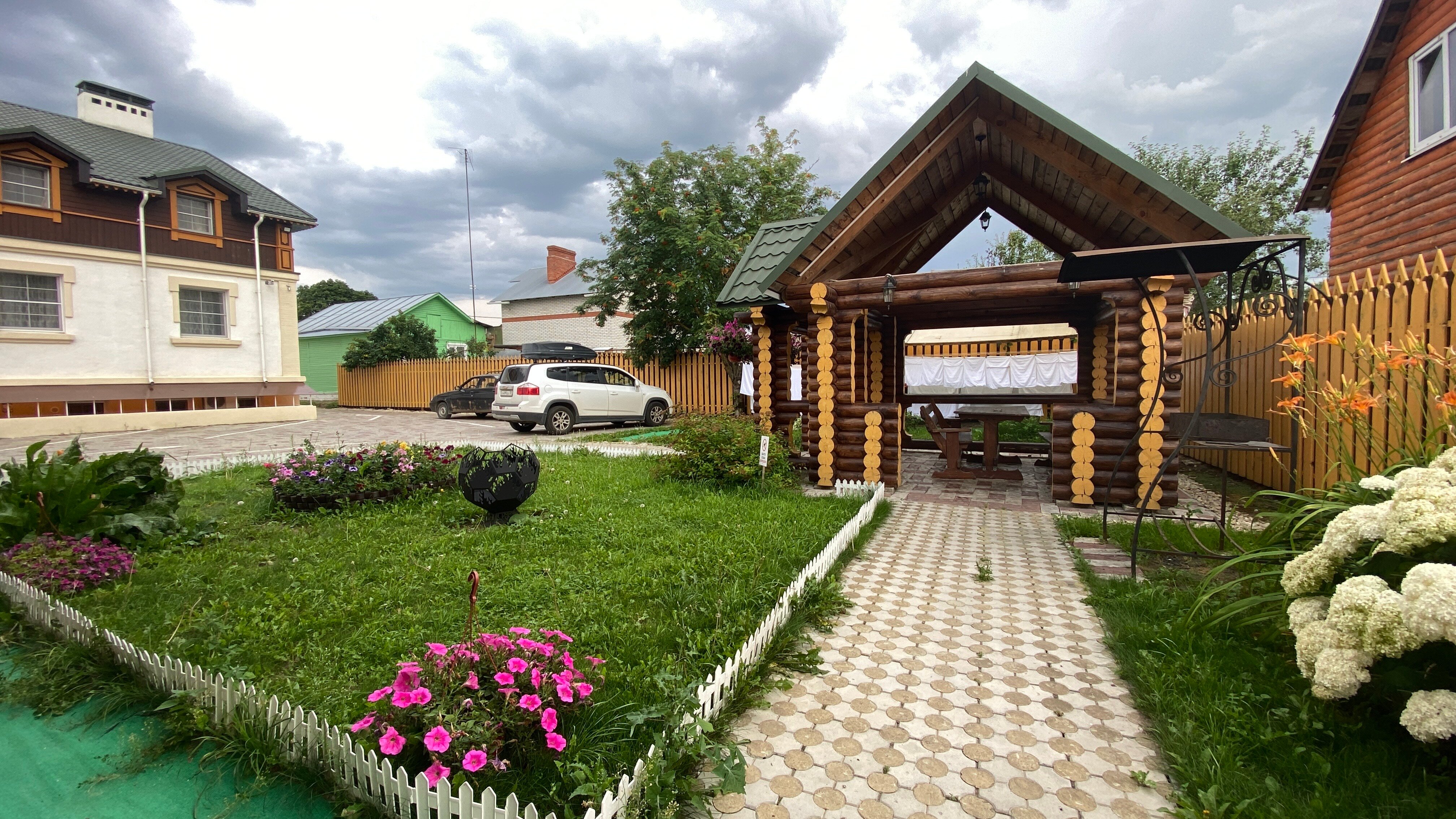 Фото отеля 2