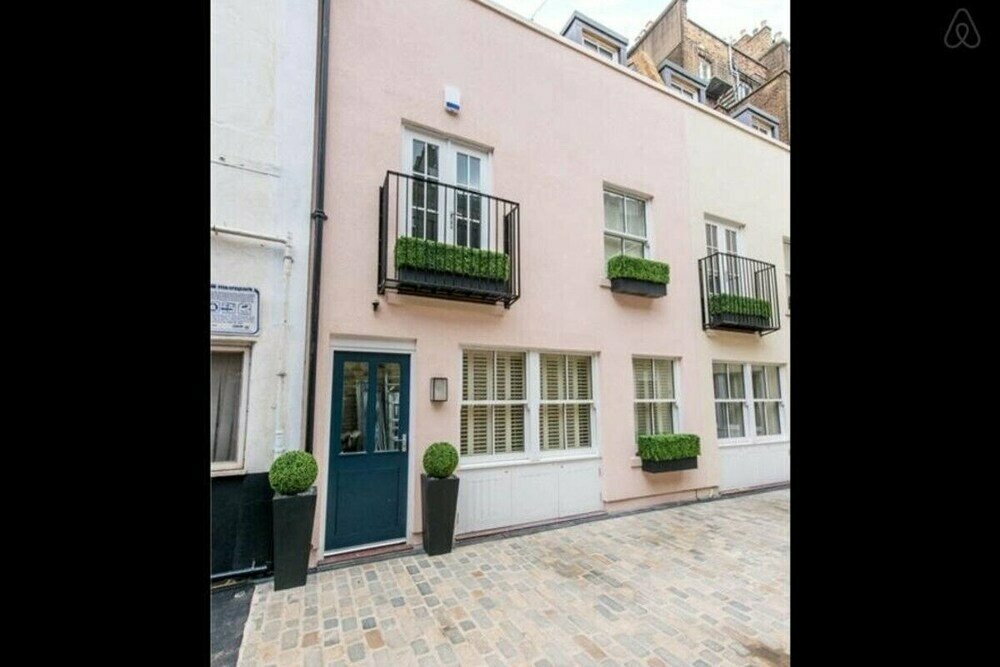 Hotel The Norfolk Escape - Beautiful & Bright 4 Mews Homes with 16bdr, London, photo