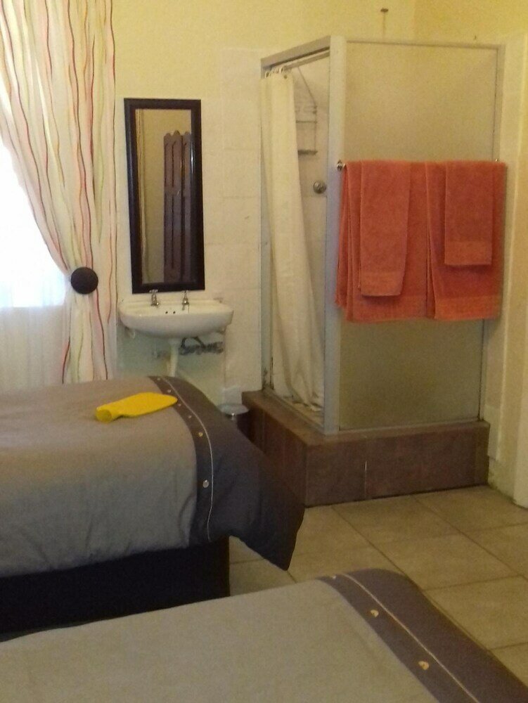 Фото Kestell Hotel