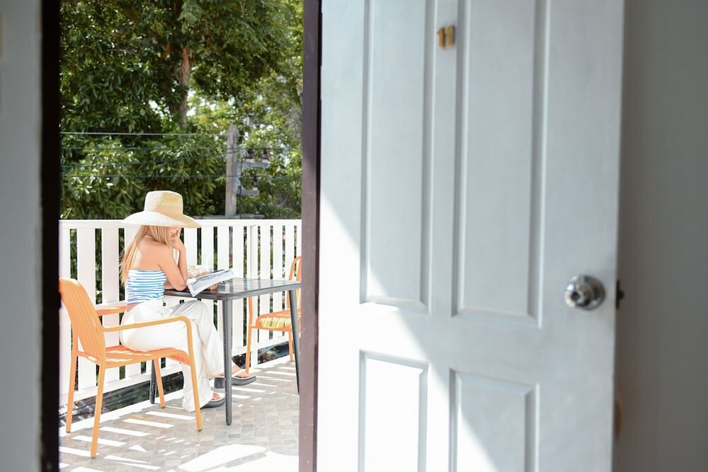 Фото Side Walk Boutique Hotel