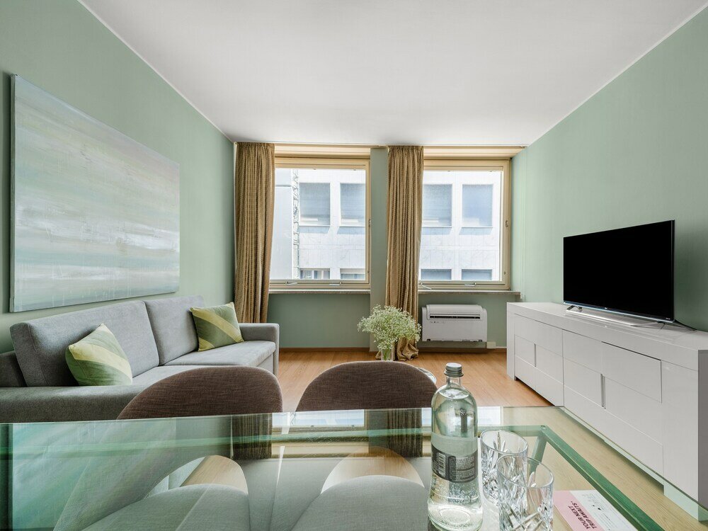 Фото Milan Adore