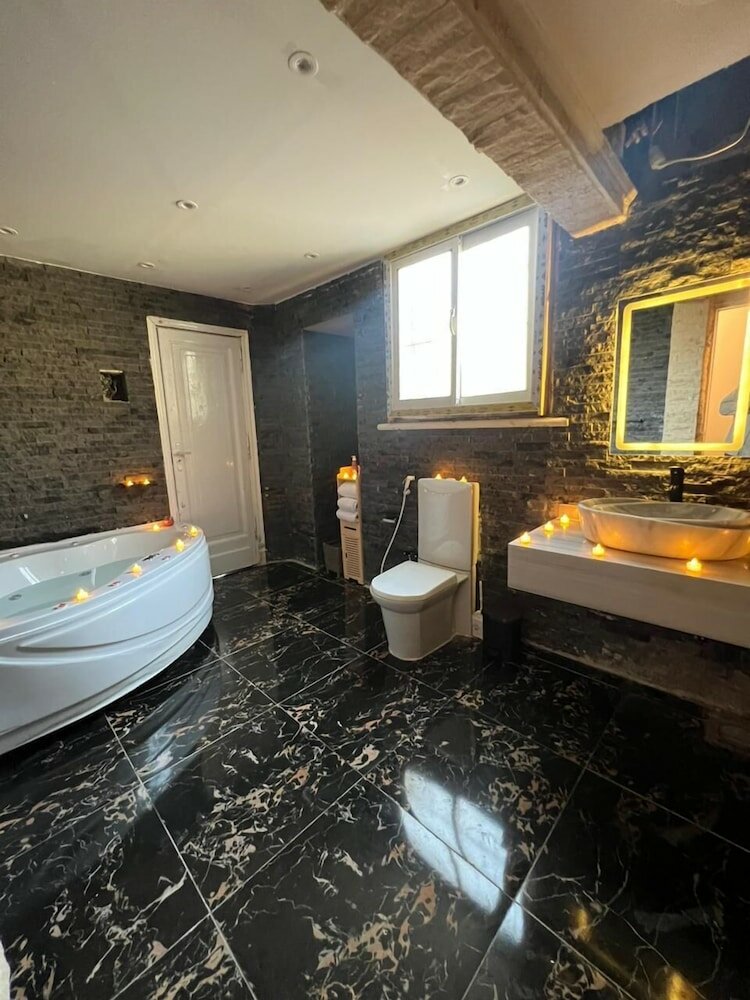 Фото Downtown Family Suites