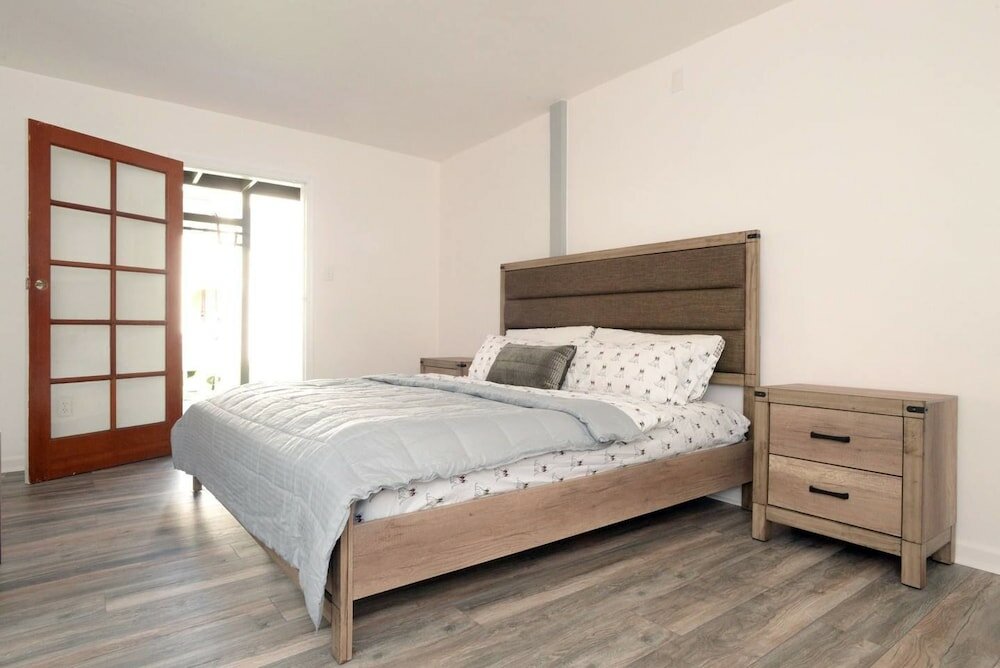 Фото Spacious House on Melrose w Private Backyard Gym