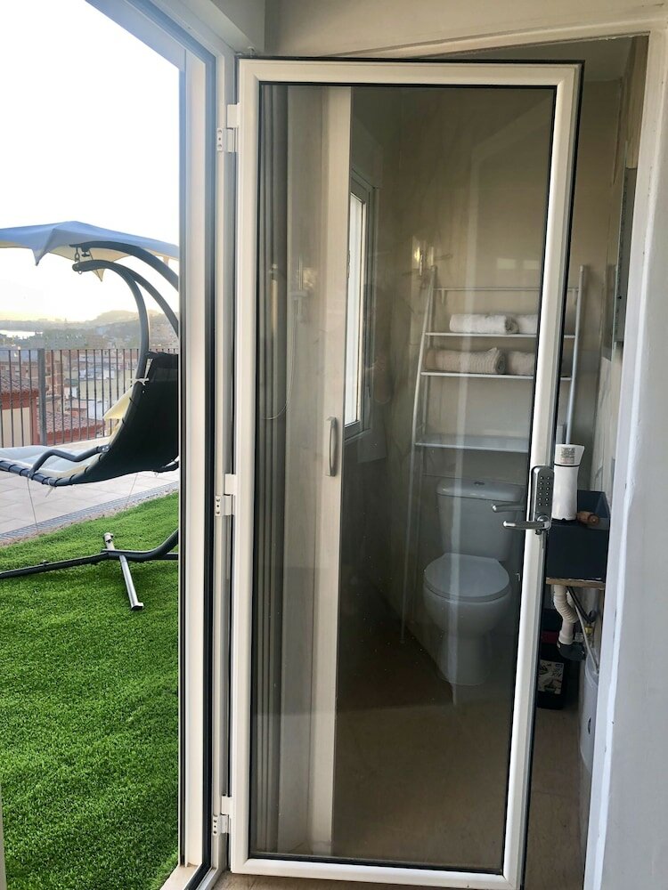 Фото Rooms in Seafront Villa