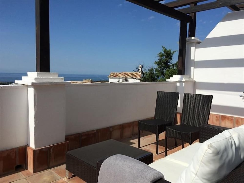 Фото Beautiful Penthouse Near Beach