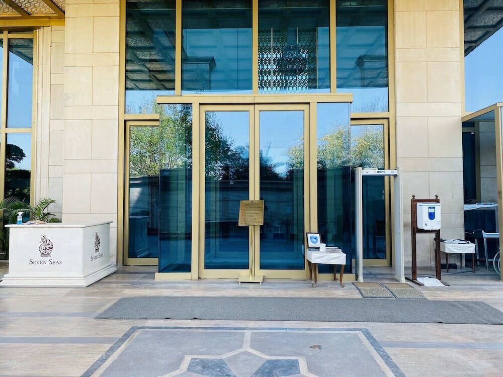 Фото Seven Seas Hotel