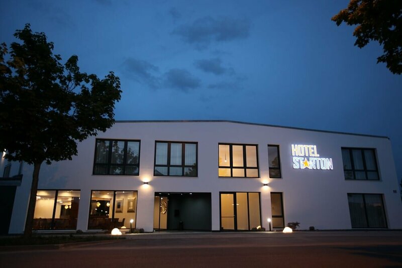 Гостиница Hotel Starton am Village