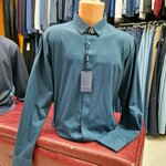 Macho (Soltústik aınalym tas joly, 3), clothing store