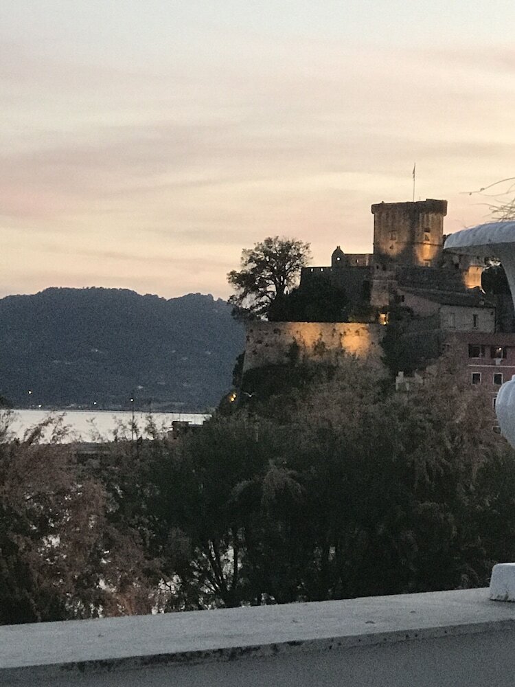 Фото Villa Shelley Boutique Hotel