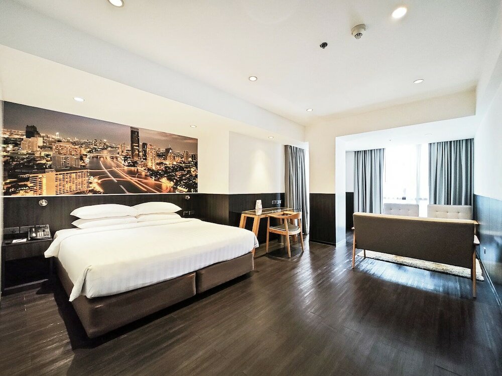 Фото Galleria 12 Sukhumvit Bangkok by Compass Hospitality