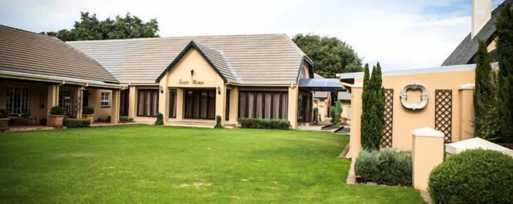 Фото Scott's Manor & Conference Venue