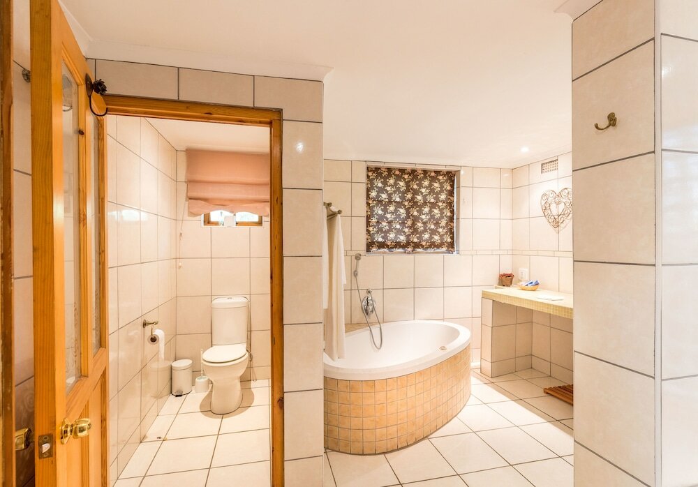 Фото 7 Church Street Guest House