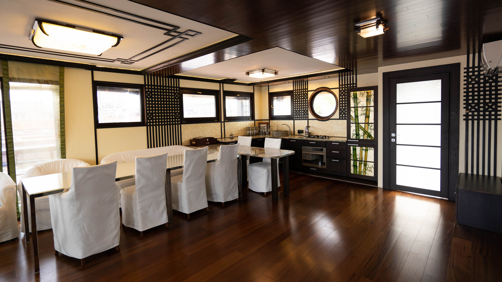 Фото Хаусбот Окинава