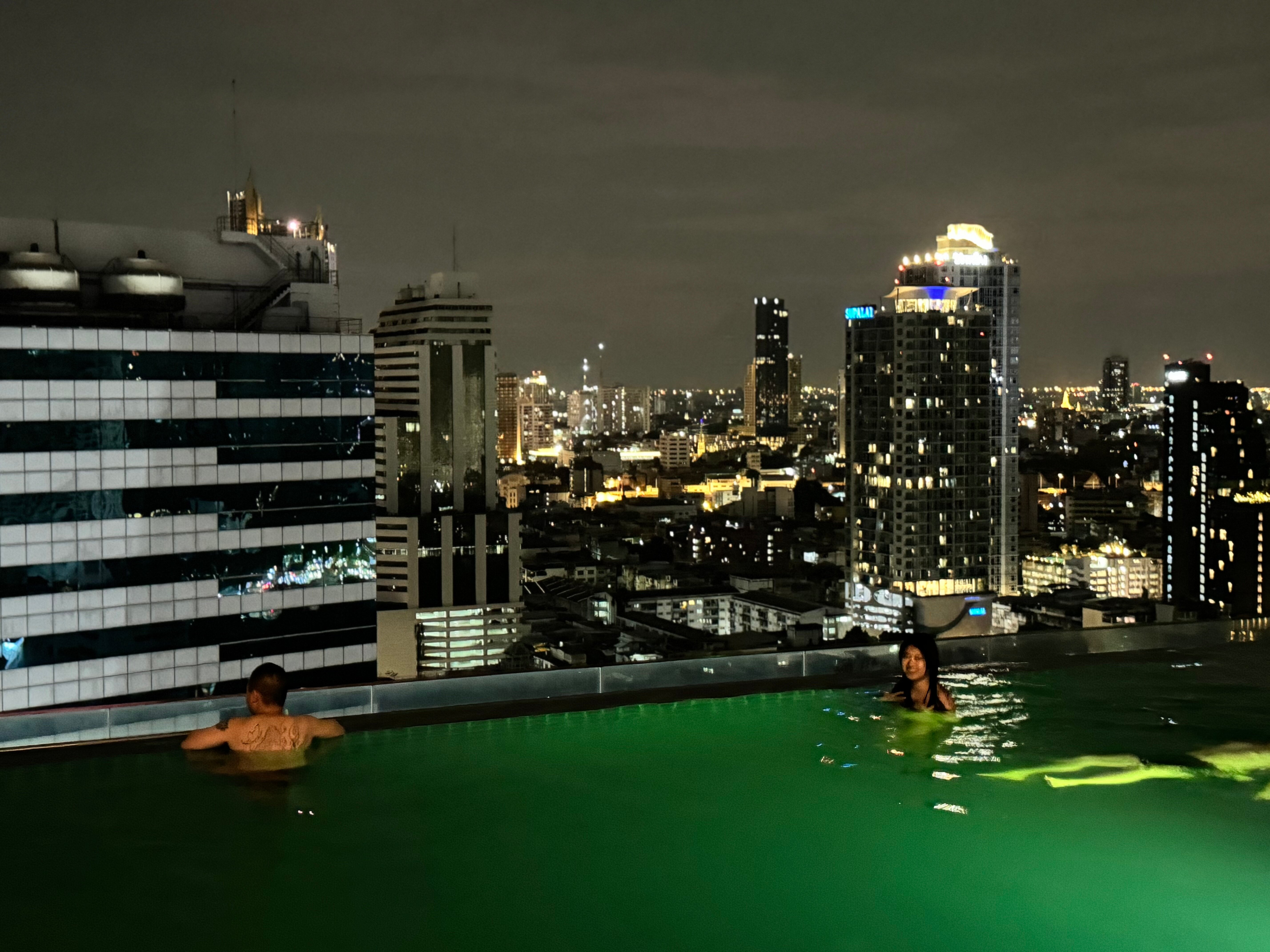 Фото Amara Bangkok Hotel