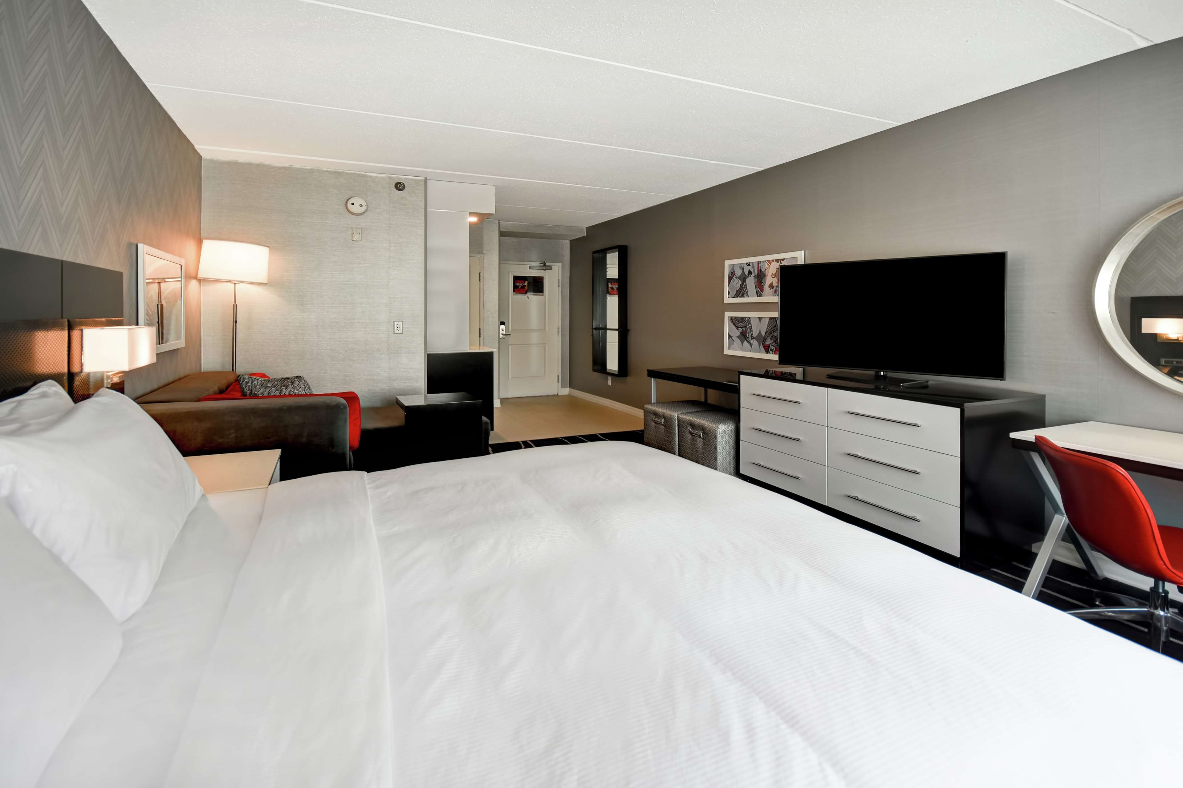 Фото DoubleTree by Hilton Deadwood at Cadillac Jack's