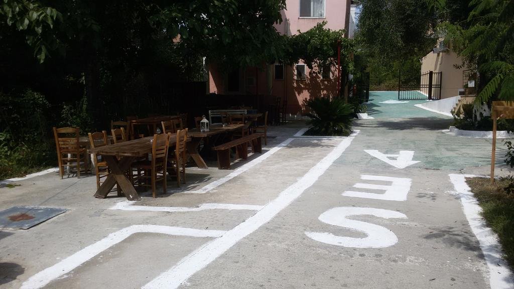 Фото Wilde Rose Hotel