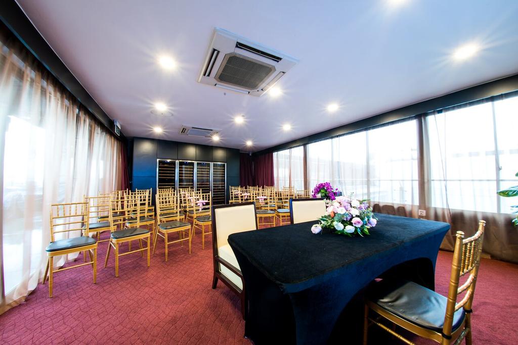 Фото Travelodge Harbourfront